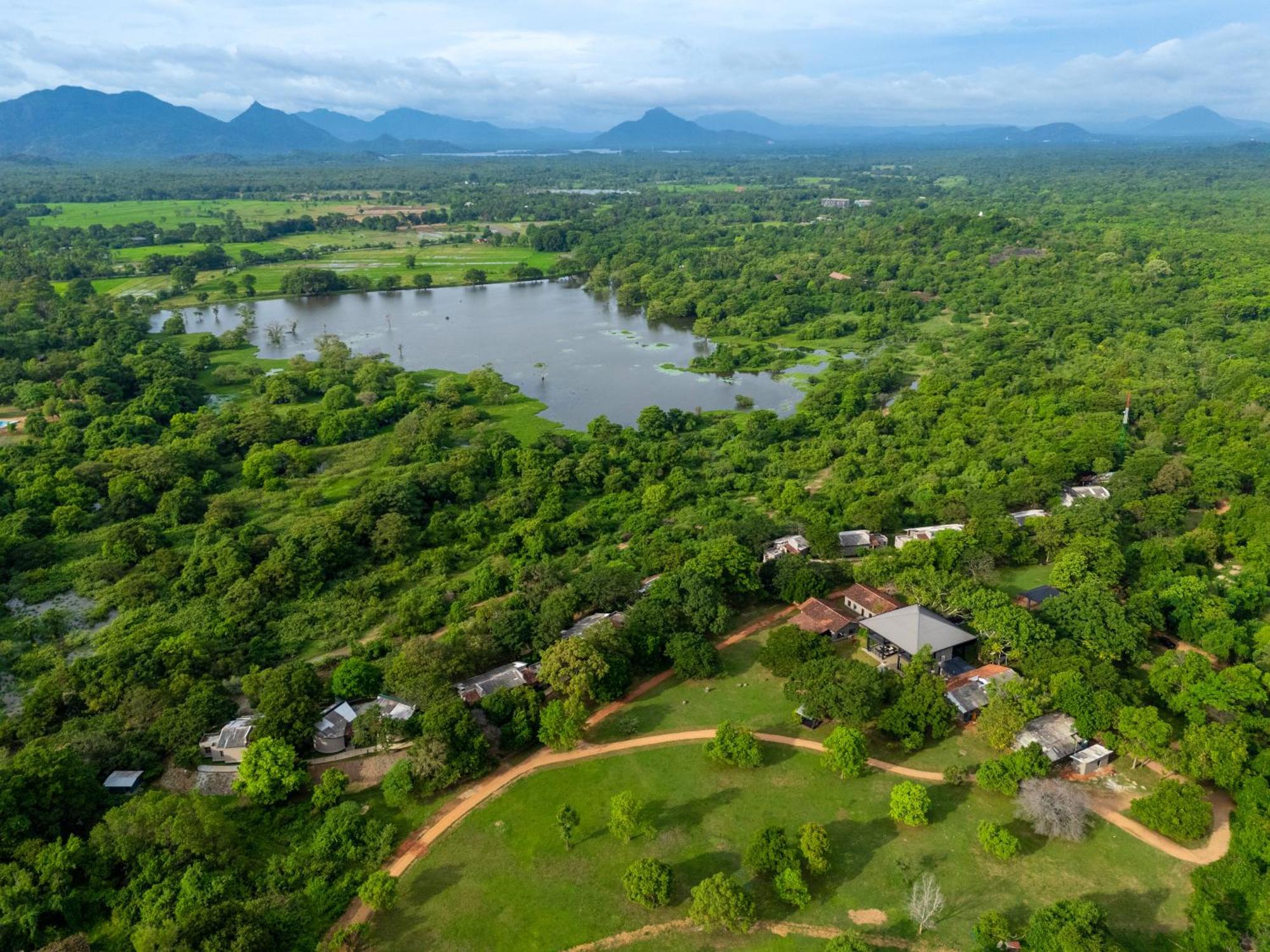 Ayugiri Ayurveda Wellness Resort Sigiriya Exterior photo
